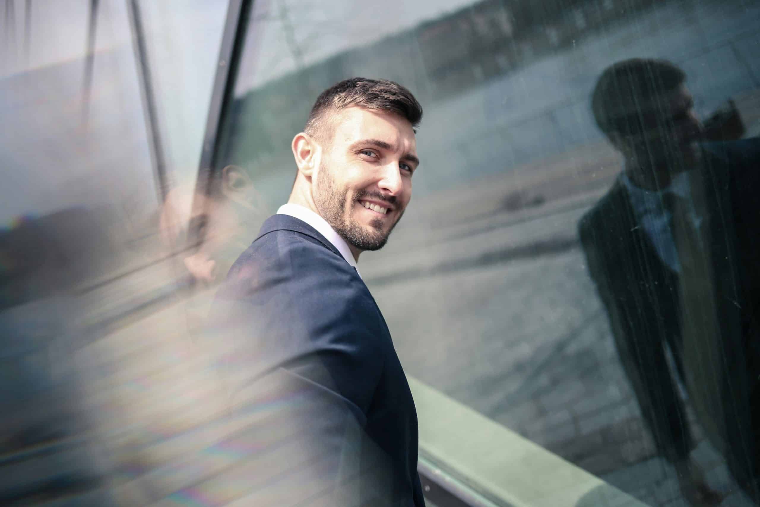Vertrauen - Mann der vertrauenserweckend schaut