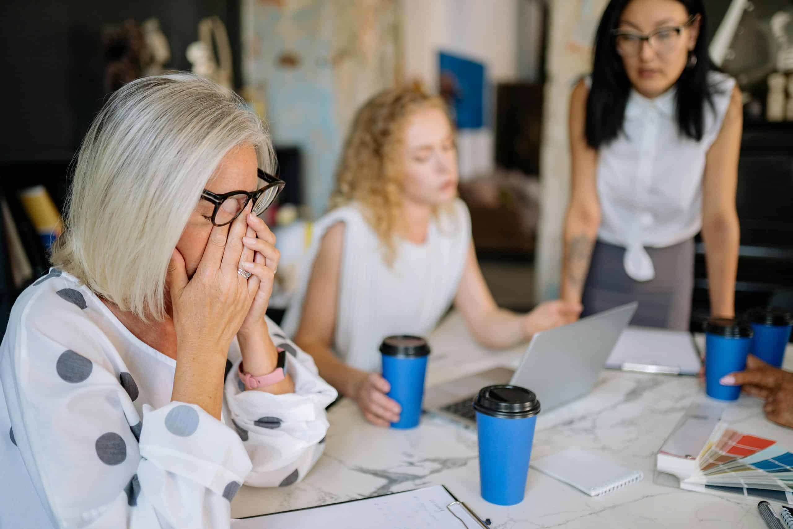 Besprechung Office Konflikt zwischen Mitarbeitenden